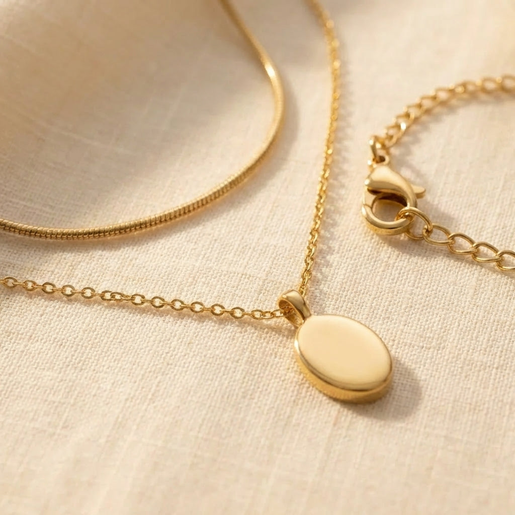minimalist-layered-necklace-set-detail.jpg