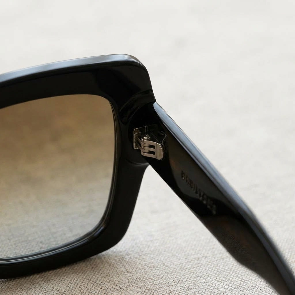 oversized-square-sunglasses-detail.jpg